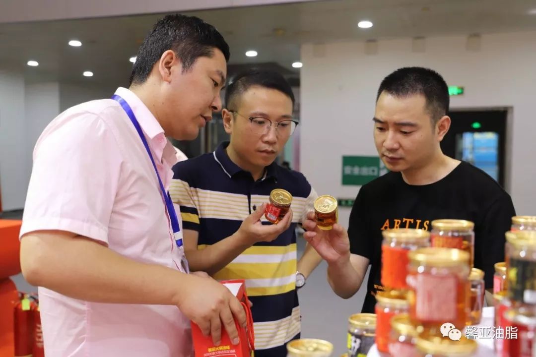 馨田驚艷亮相中國重慶餐飲連鎖加盟/食材博覽會（2019），受到各界領(lǐng)導(dǎo)蒞臨參觀(圖8)